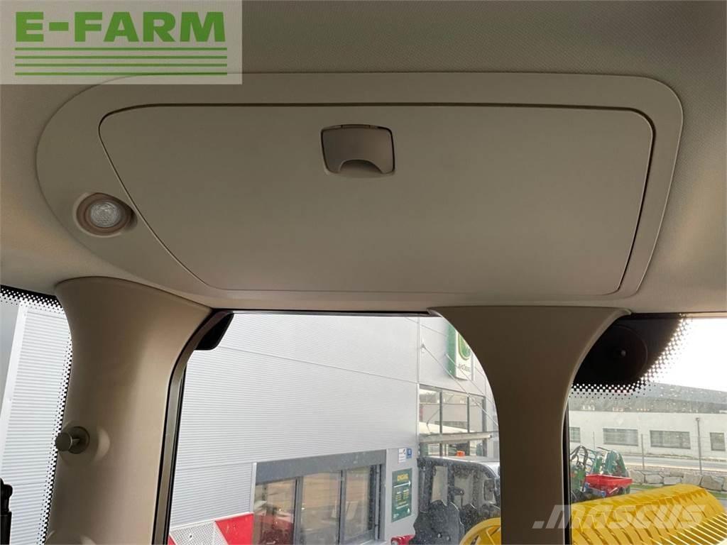 John Deere 6R 215 Tractoare