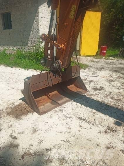 CASE WX 210 Excavatoare cu roti