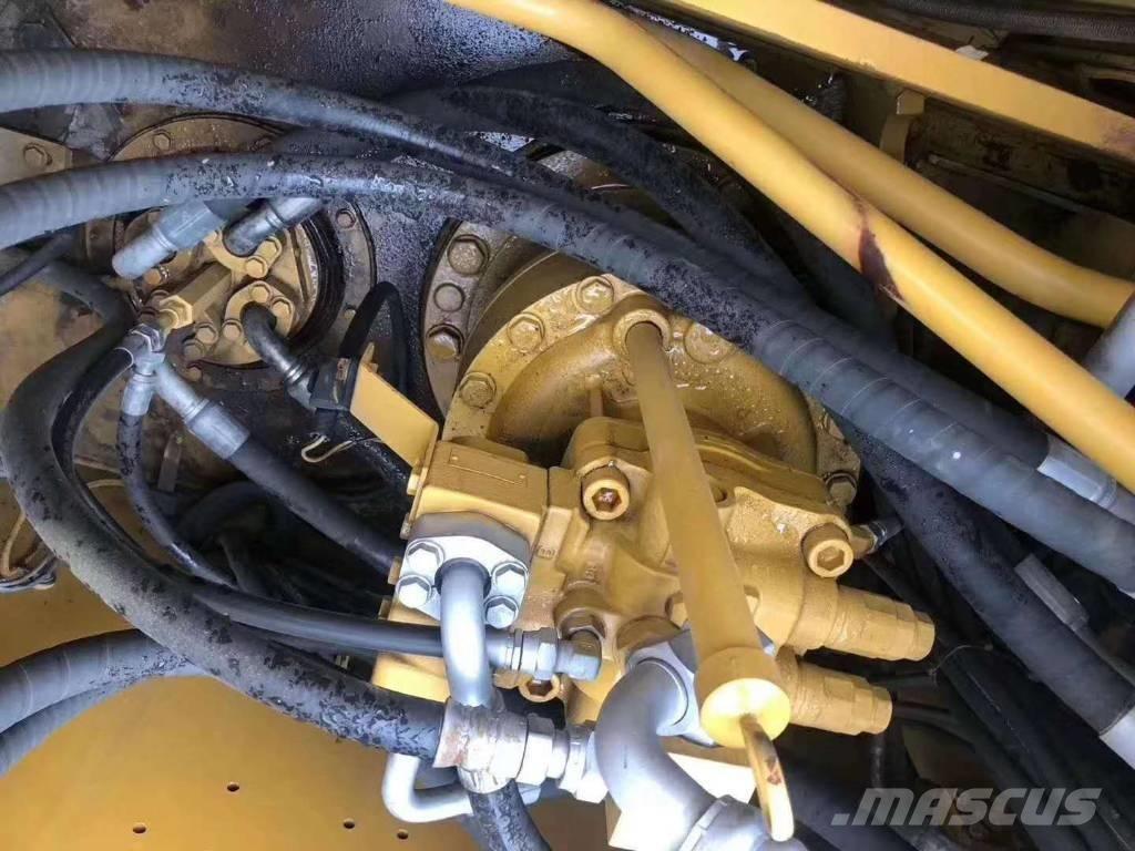 CAT 323 D Excavatoare pe șenile
