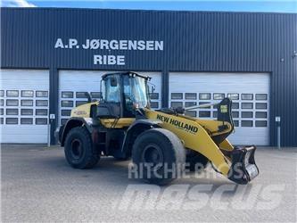 New Holland W 190 Incarcator pe pneuri