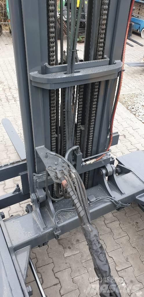 Combilift C 4500 Stivuitoare cu patru brate