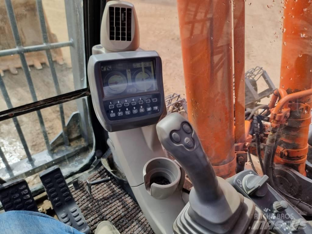 Hitachi ZX 250 LC-3 Excavatoare pe șenile
