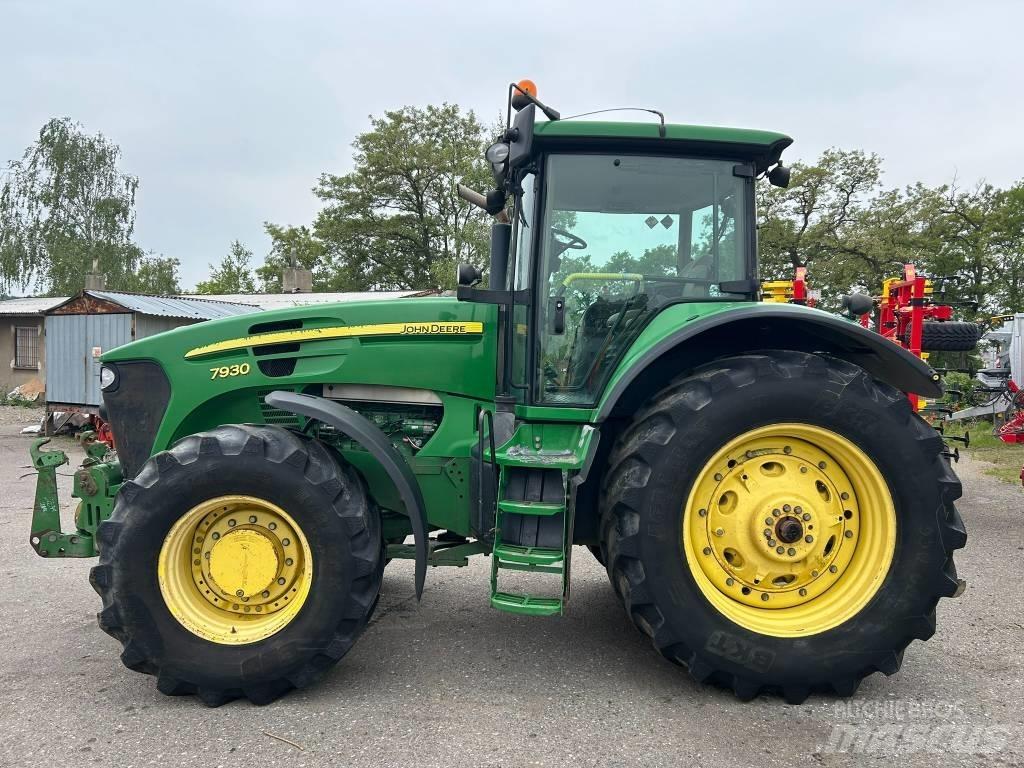 John Deere 7930 Tractoare