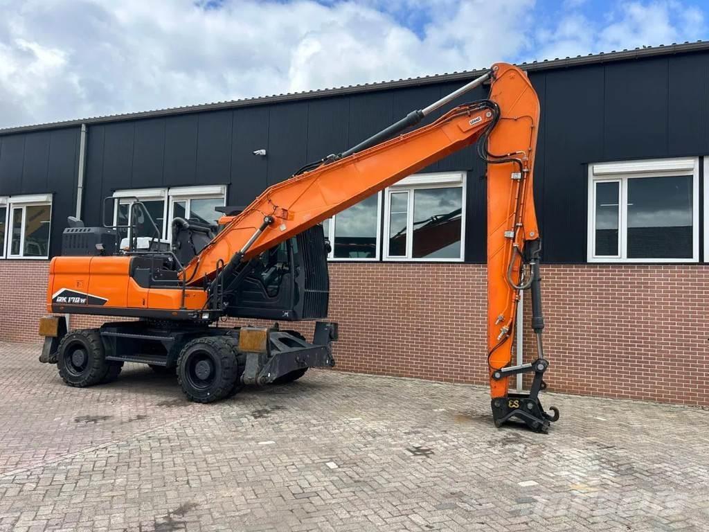 Doosan DX170W-5 Paleta de manipulare