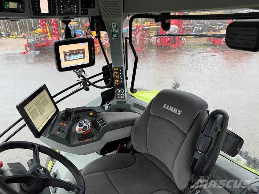 CLAAS Axion 850 Tractoare