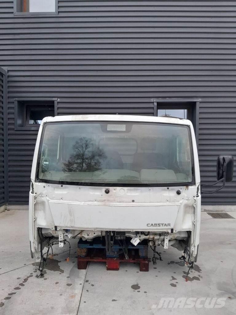 Nissan Cabstar Cabine si interior