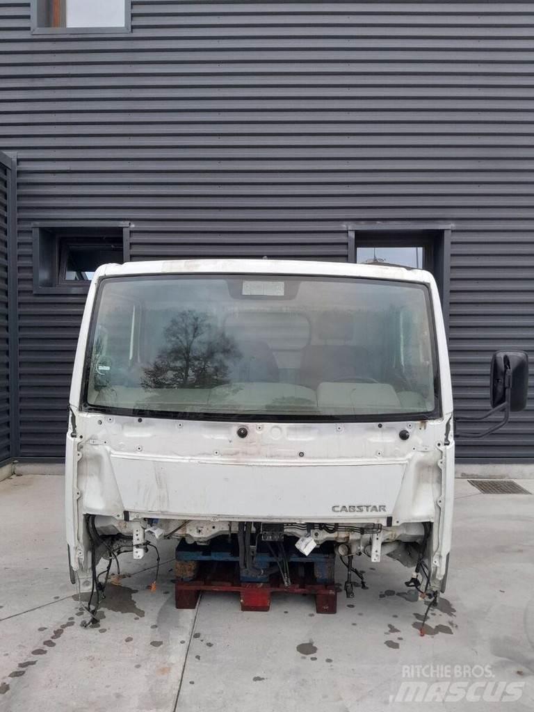 Nissan Cabstar Cabine si interior