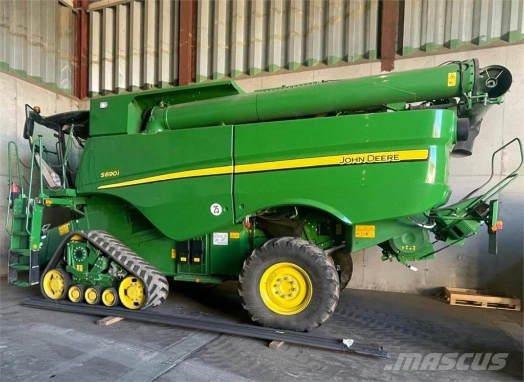 John Deere S690i Combine de secerat