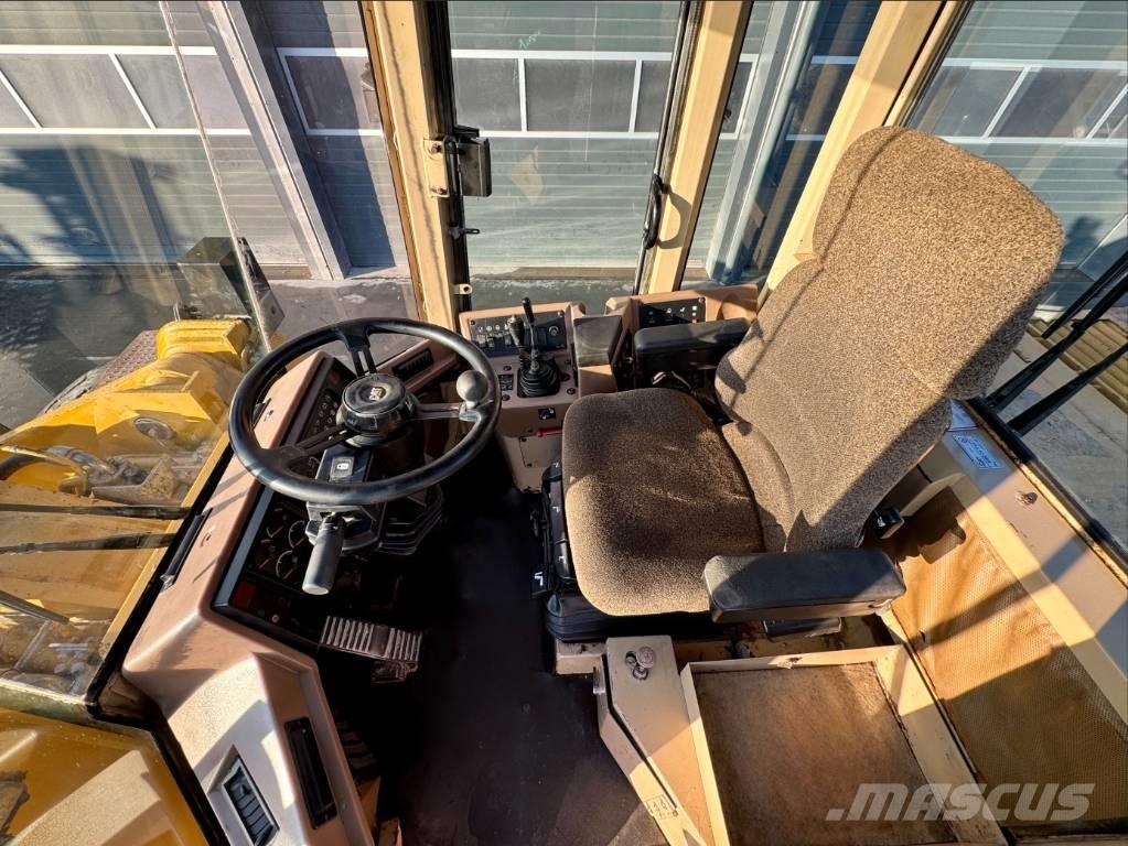 CAT 966 F II Incarcator pe pneuri