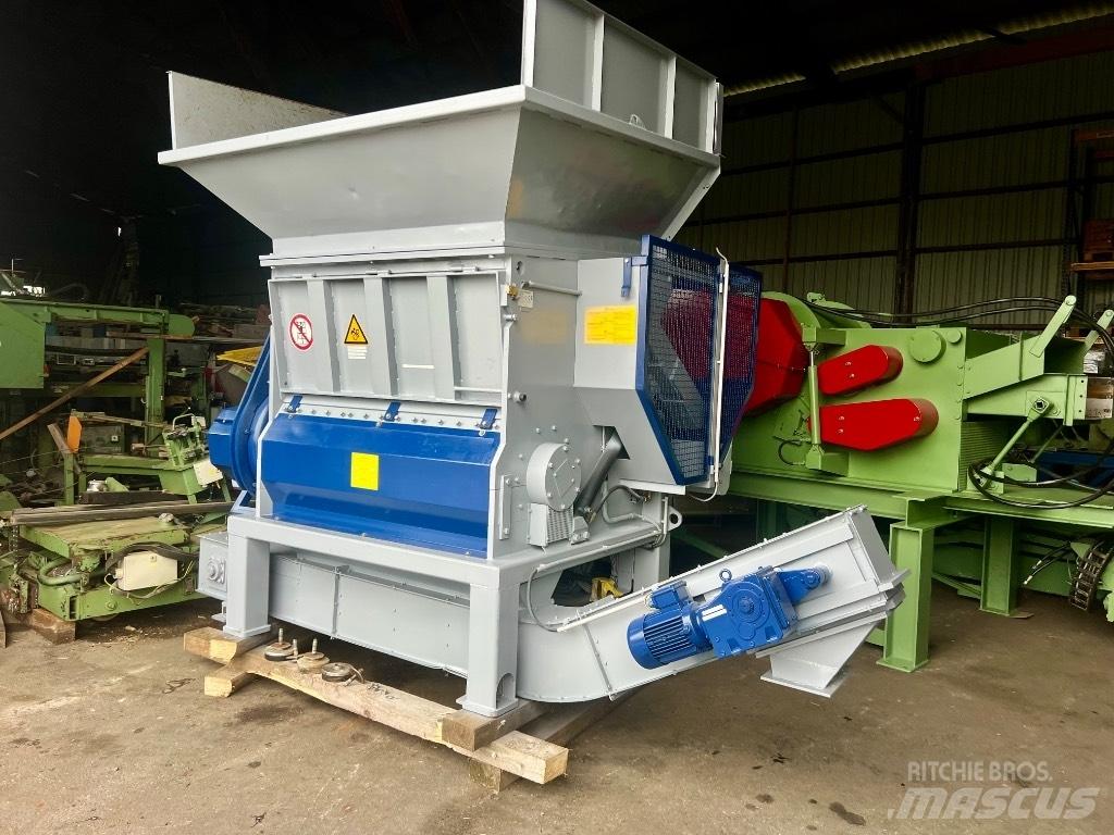 Lindner VEGA 1500 Masina de tocat deseuri