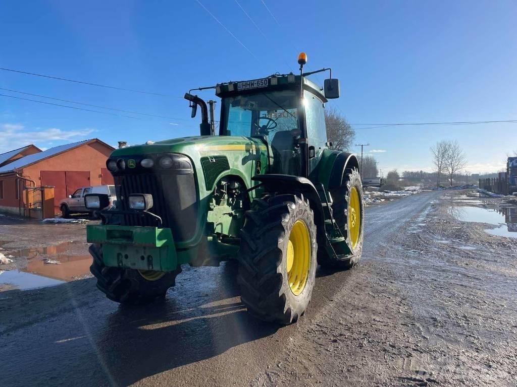 John Deere 8320 Tractoare