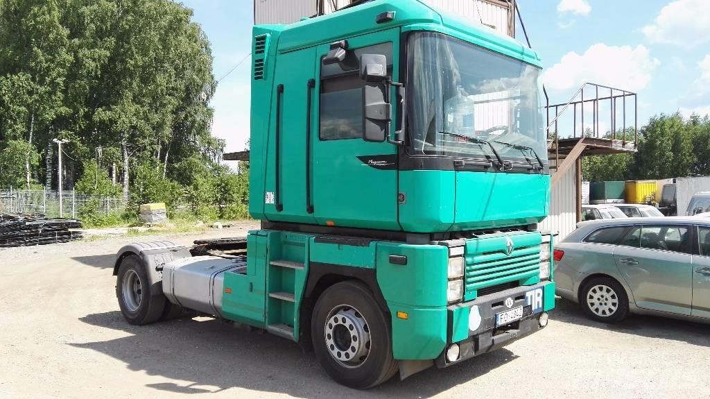 Renault MAGNUM Autotractoare