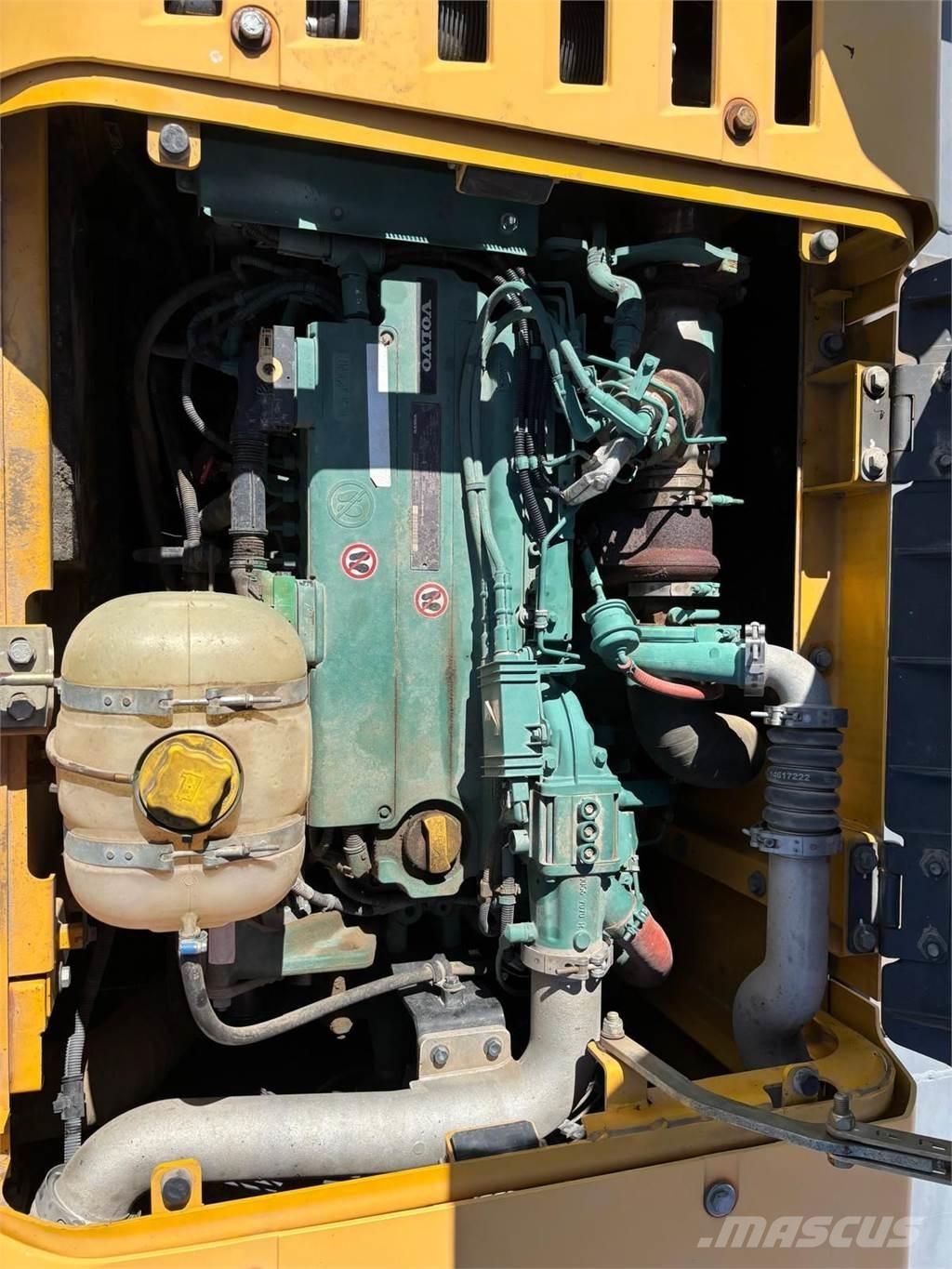 Volvo EC220DL Excavatoare pe șenile
