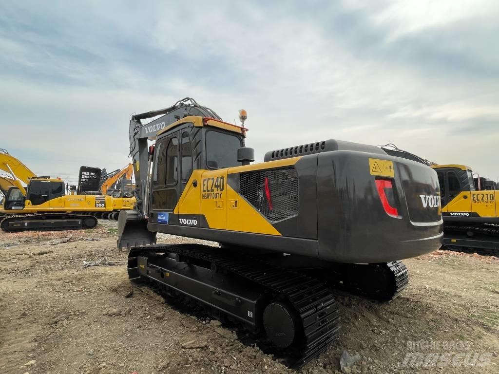 Volvo EC 240 Excavatoare pe șenile
