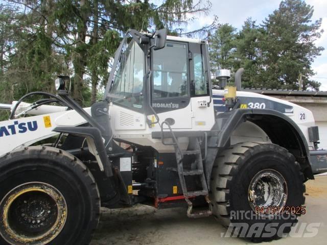 Komatsu WA 380 Incarcator pe pneuri