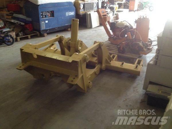 CAT 140H/160H Ripper Utilaje construcții - Altele