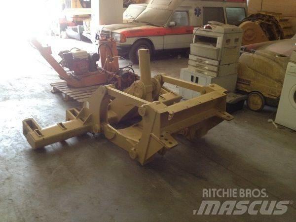 CAT 140H/160H Ripper Utilaje construcții - Altele