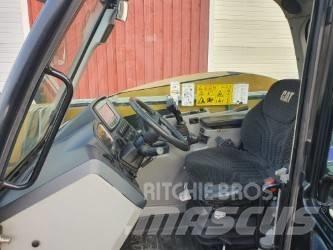 CAT TH306D Manipulatoare agricole