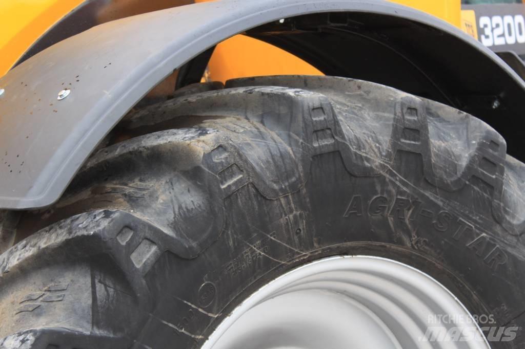 JCB Fastrac 3200 Tractoare