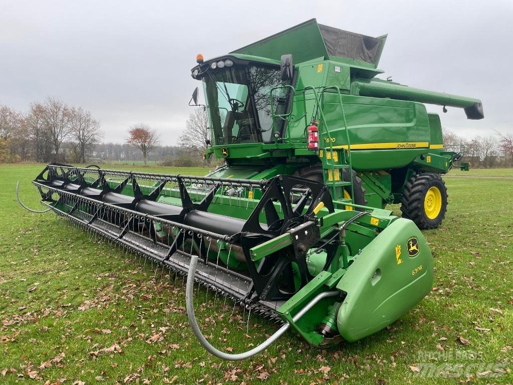 John Deere T670 Combine de secerat