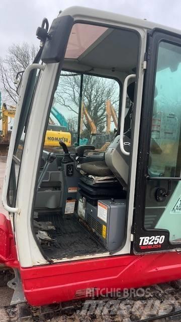 Takeuchi TB250 Mini excavatoare < 7t