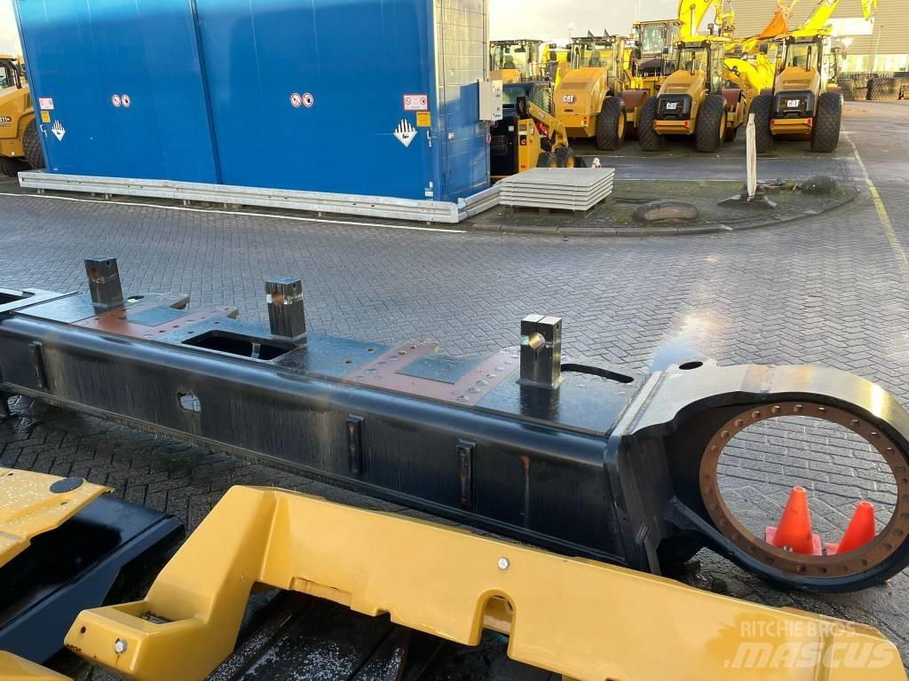 CAT 390 F L Sasiuri si suspensii