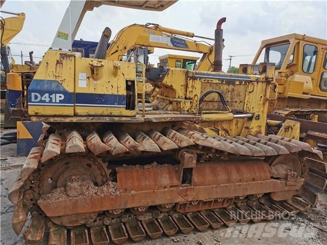 Komatsu D41P Buldozere pe senile
