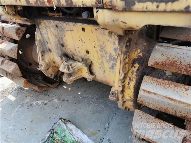 Komatsu D41P Buldozere pe senile