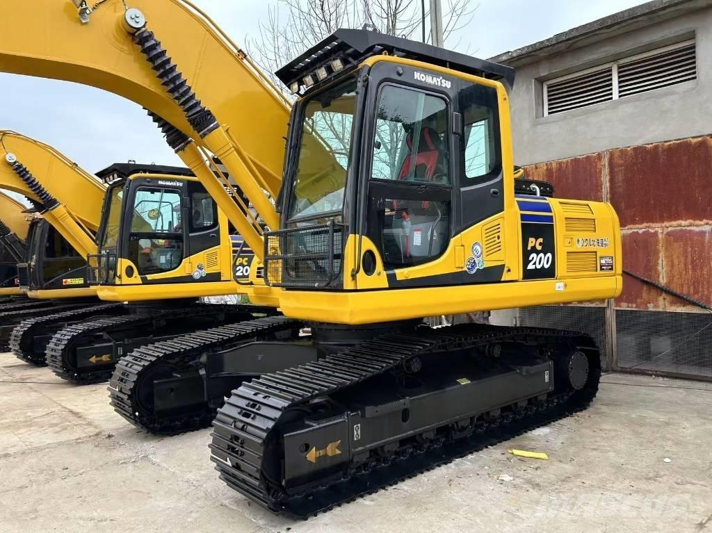 Komatsu 200 Excavatoare pe șenile
