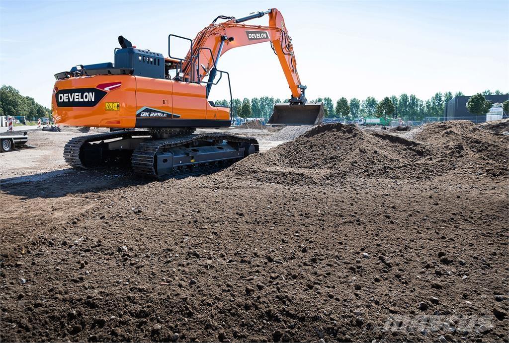 Develon DX225LC-7 Excavatoare pe șenile
