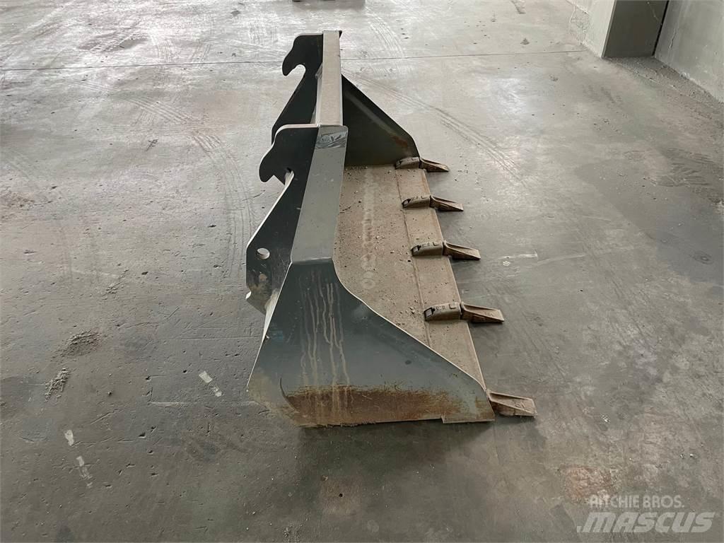 Kramer  Alte componente
