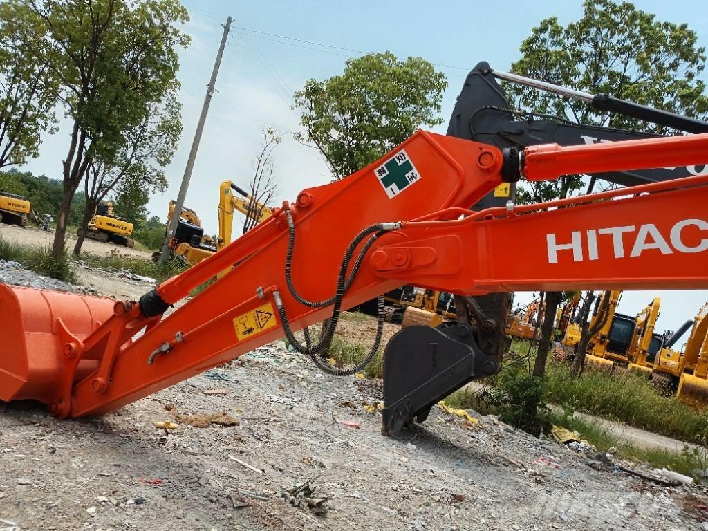 Hitachi ZX 200 Excavatoare pe șenile
