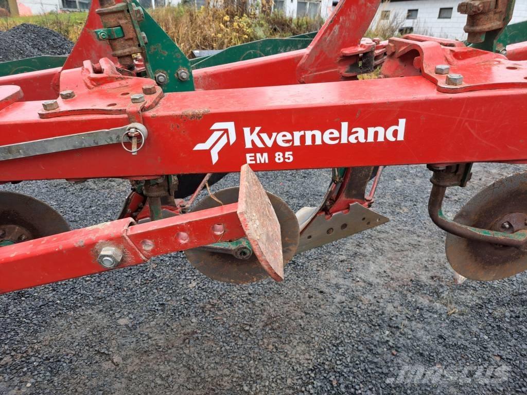 Kverneland EM 85 Pluguri reversibile