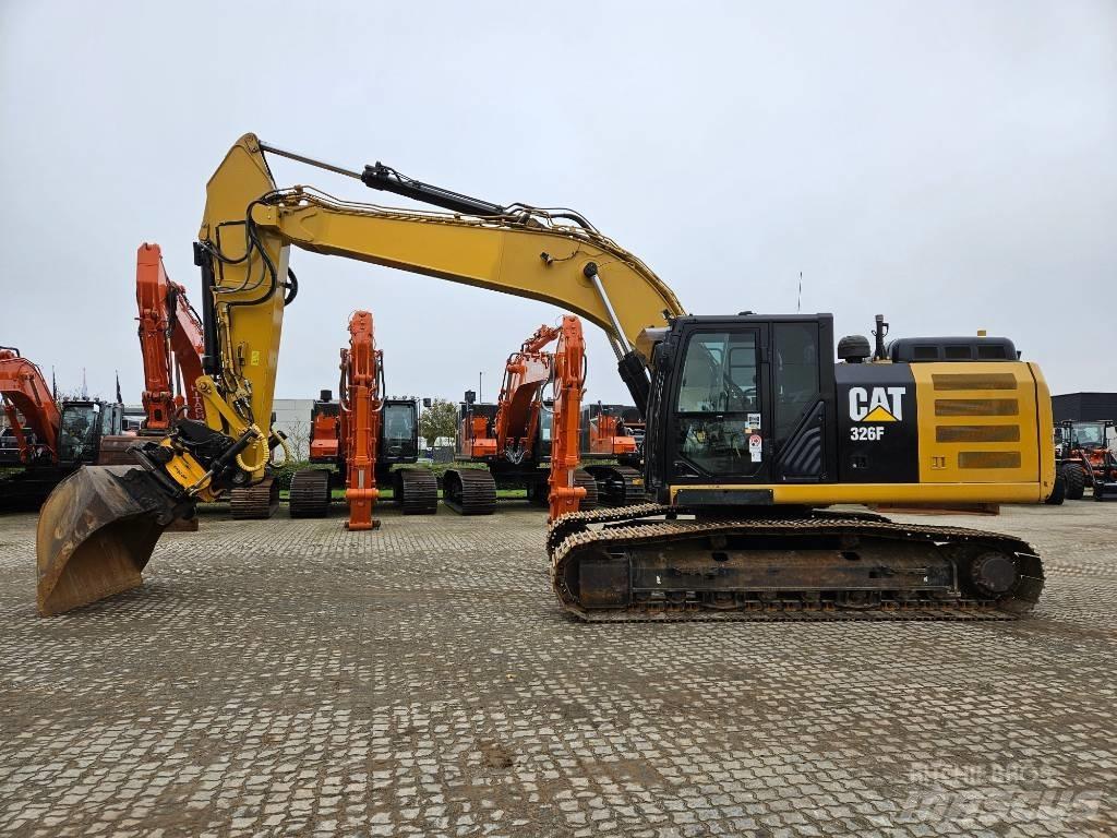 CAT 326 F L Excavatoare pe șenile
