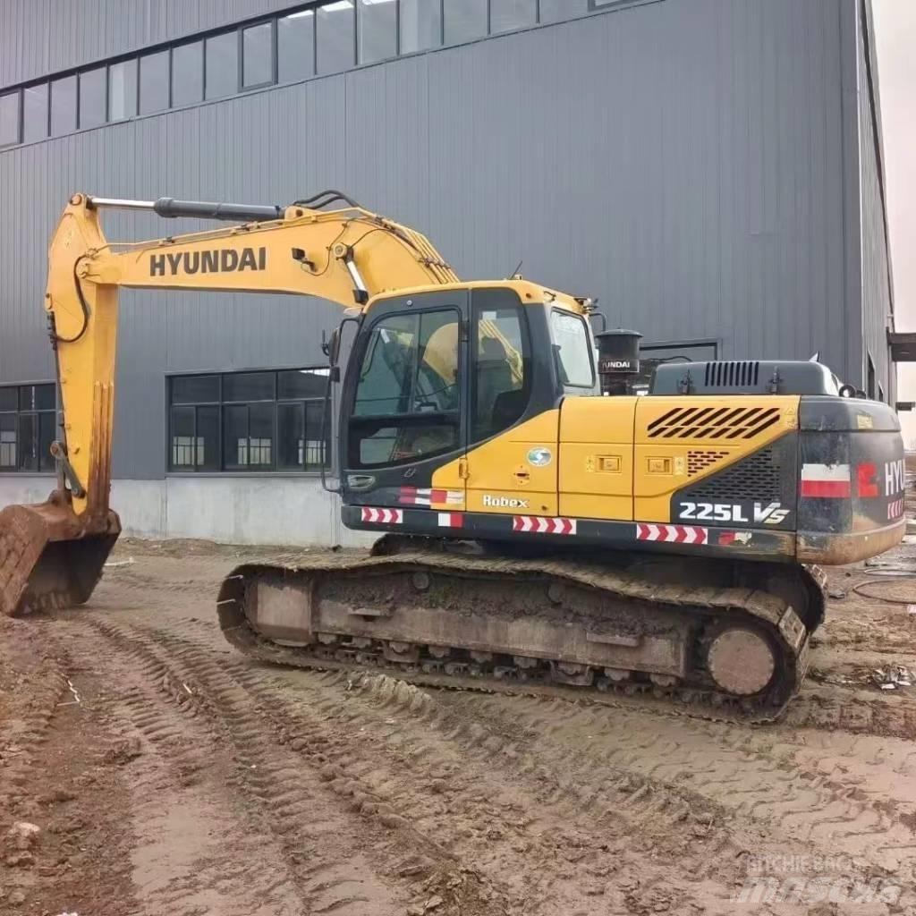 Hyundai R225LVS Excavatoare cu roti