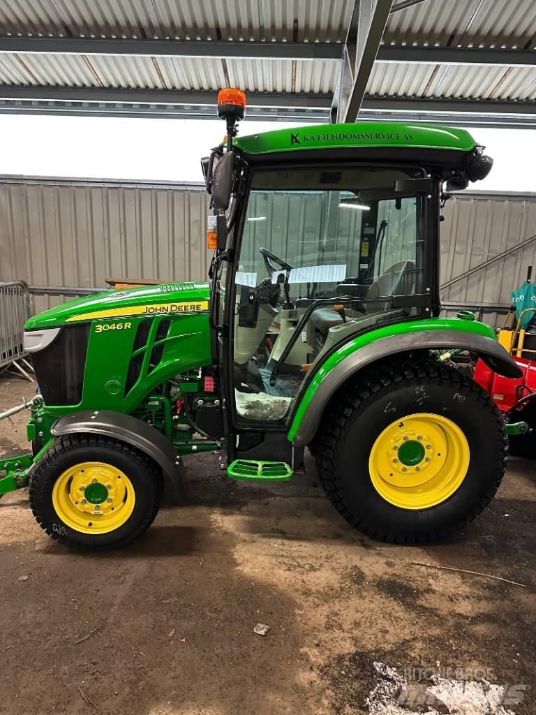 John Deere 3046 R Tractoare