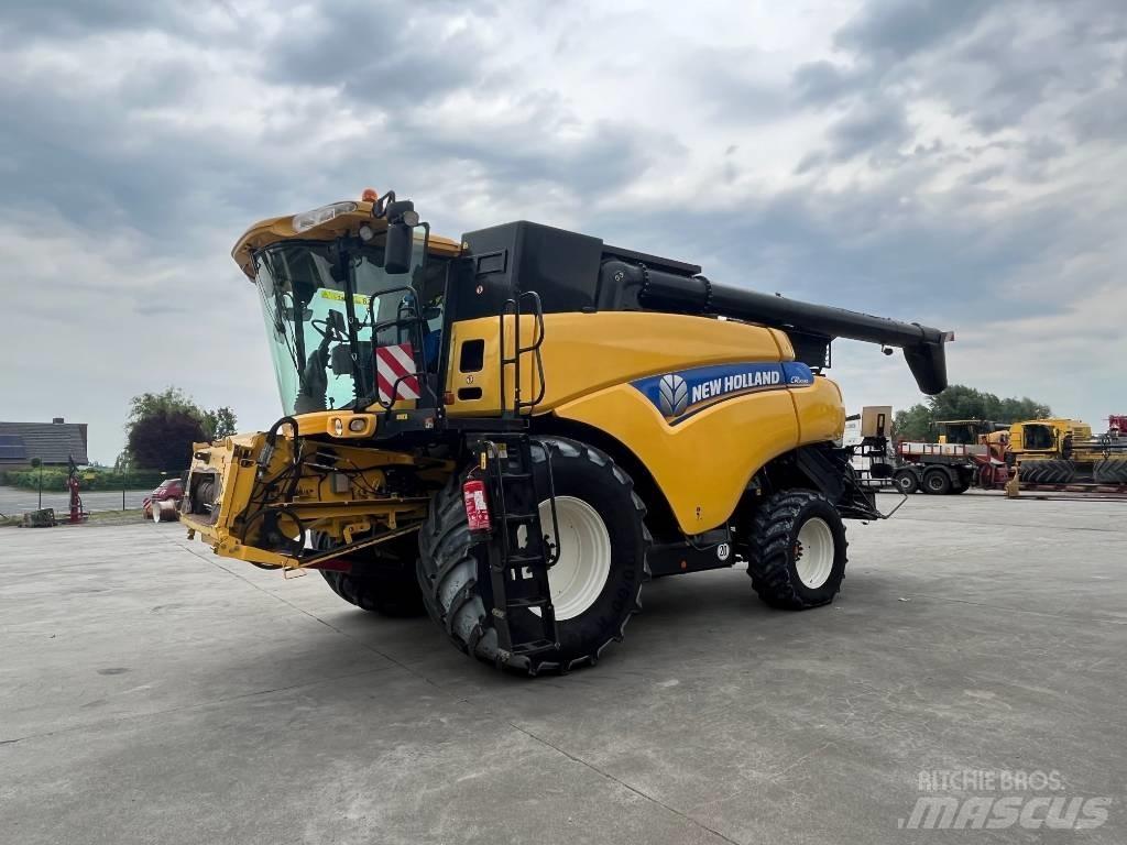 New Holland CR 9090 Combine de secerat