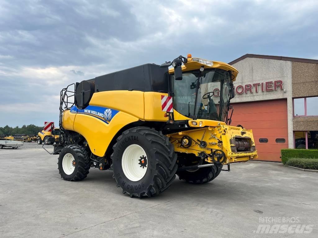 New Holland CR 9090 Combine de secerat