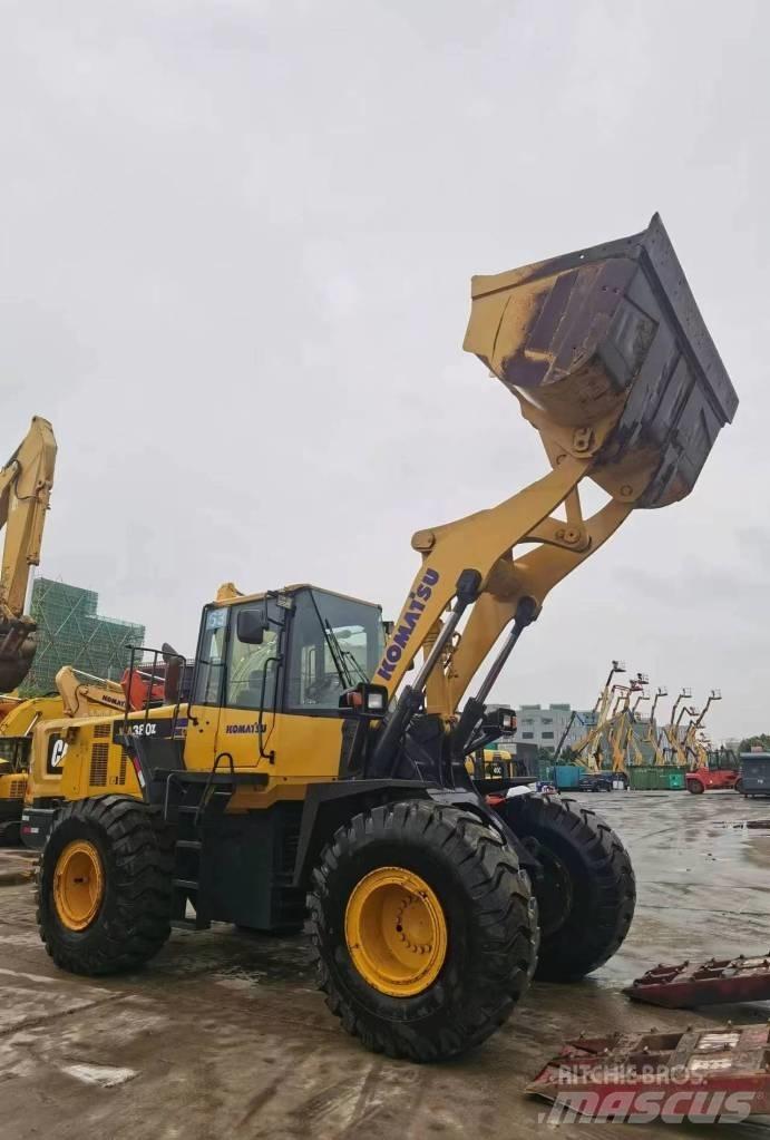 Komatsu WA 380 Incarcator pe pneuri