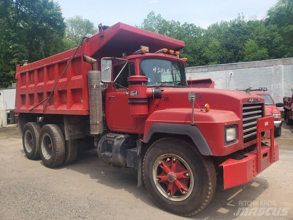 Mack RD 690 SX Autobasculanta