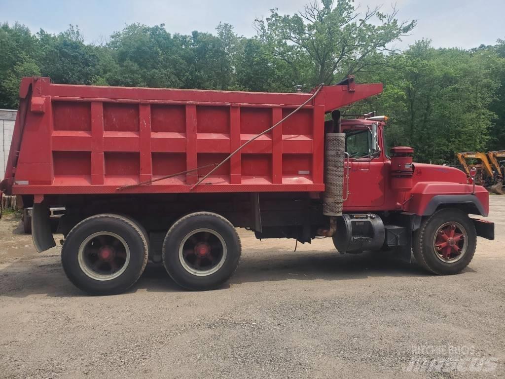 Mack RD 690 SX Autobasculanta