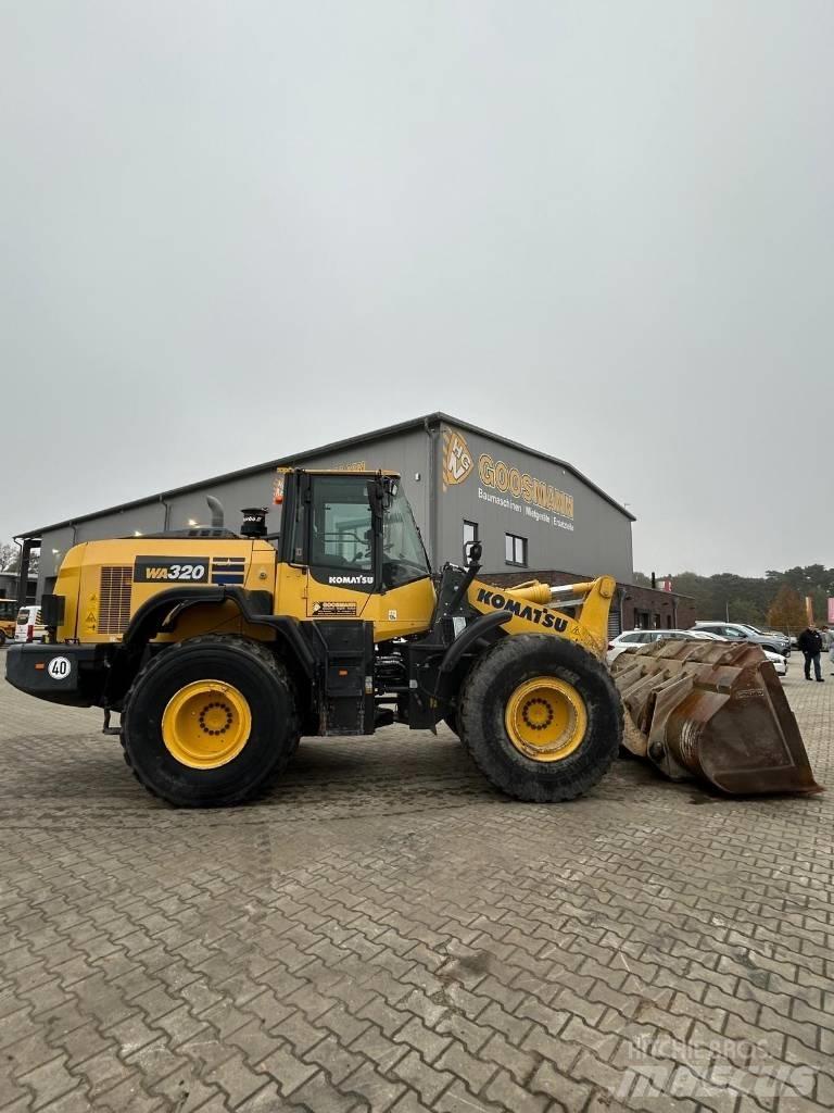 Komatsu WA 320 Incarcator pe pneuri