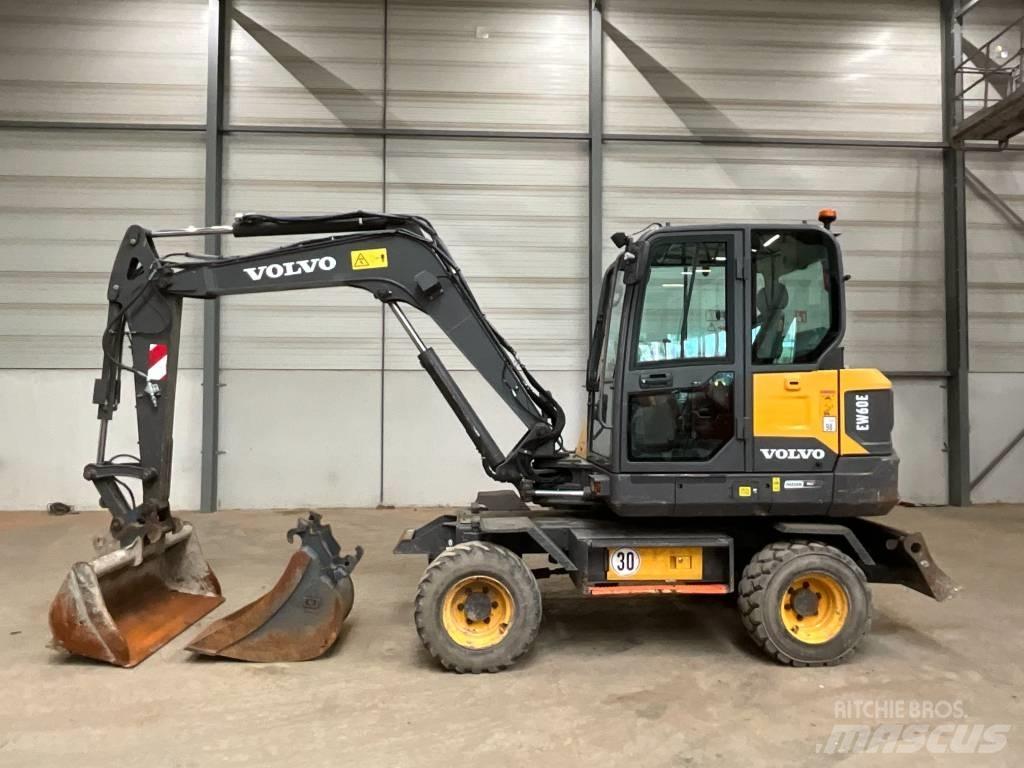 Volvo EW 60 E Excavatoare cu roti