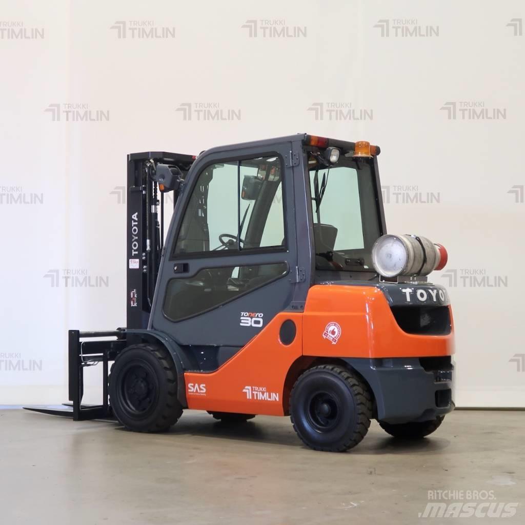 Toyota 02-8FGF30 Stivuitor GPL