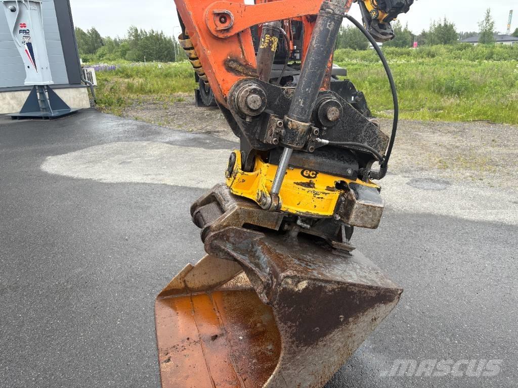 Hitachi ZX135US-3 Excavatoare pe șenile
