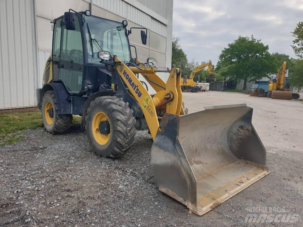 Komatsu WA70M-8 Incarcator pe pneuri