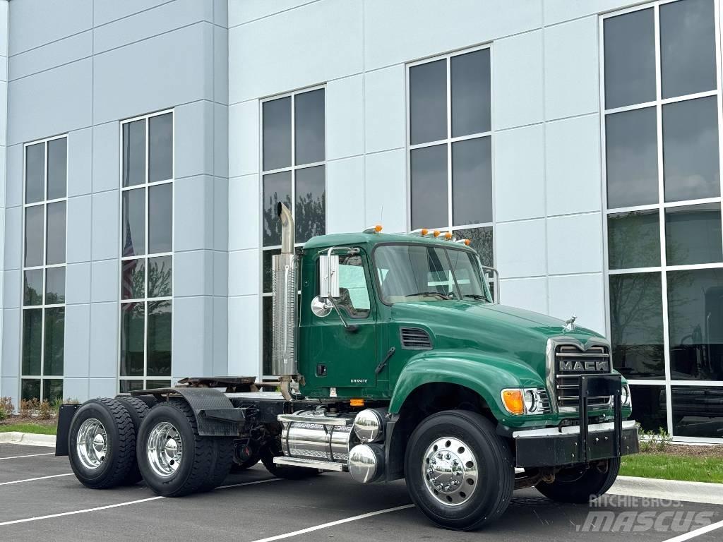 Mack Granite CV713 Autotractoare