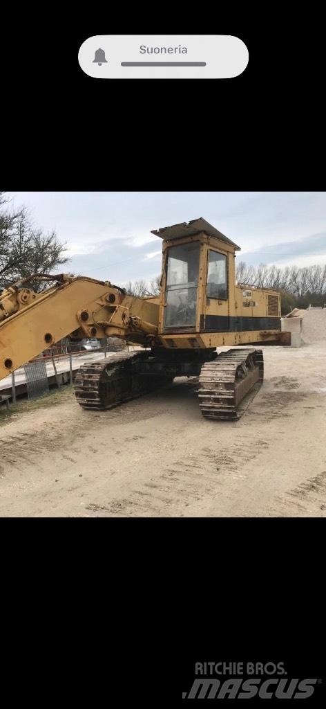 CAT 235 Excavatoare pe șenile
