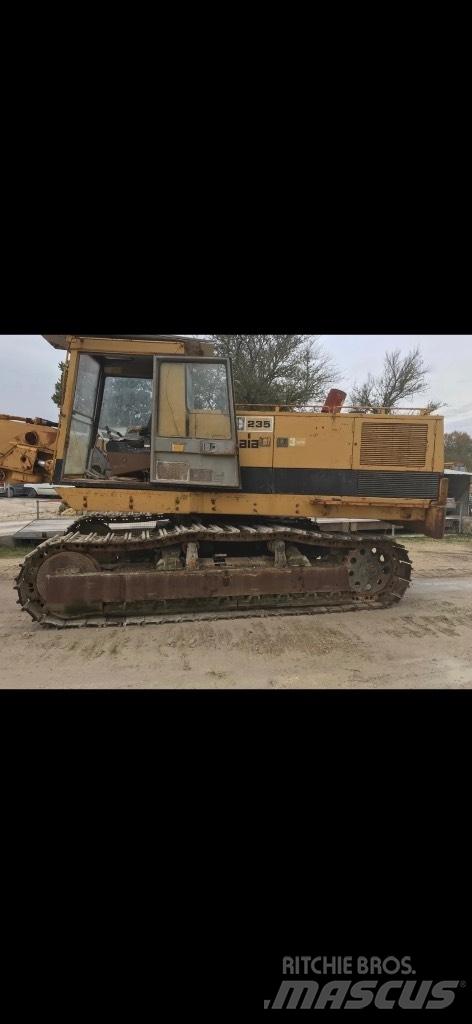 CAT 235 Excavatoare pe șenile
