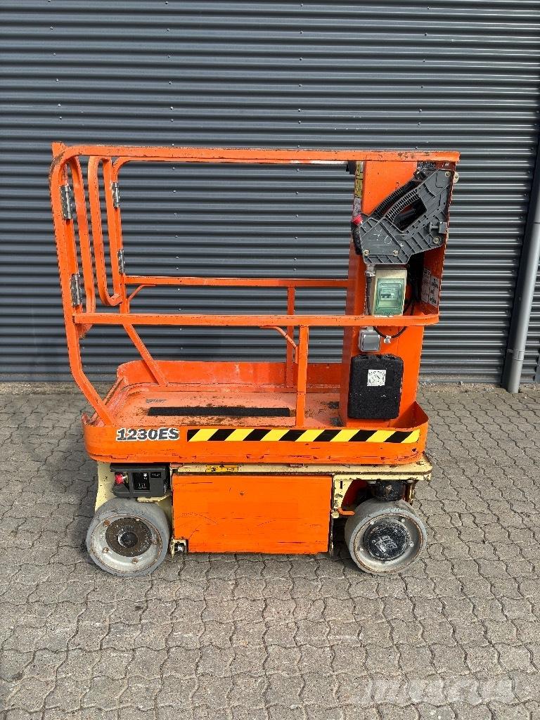 JLG 1230 ES Ascensoare verticale catarg
